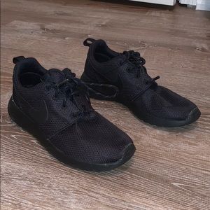 Nike Black Roshe Ones